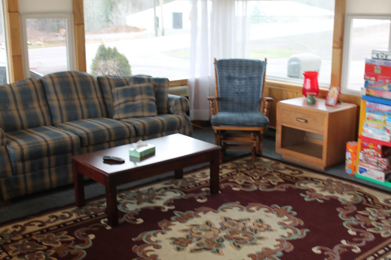 Troy Motel 2*